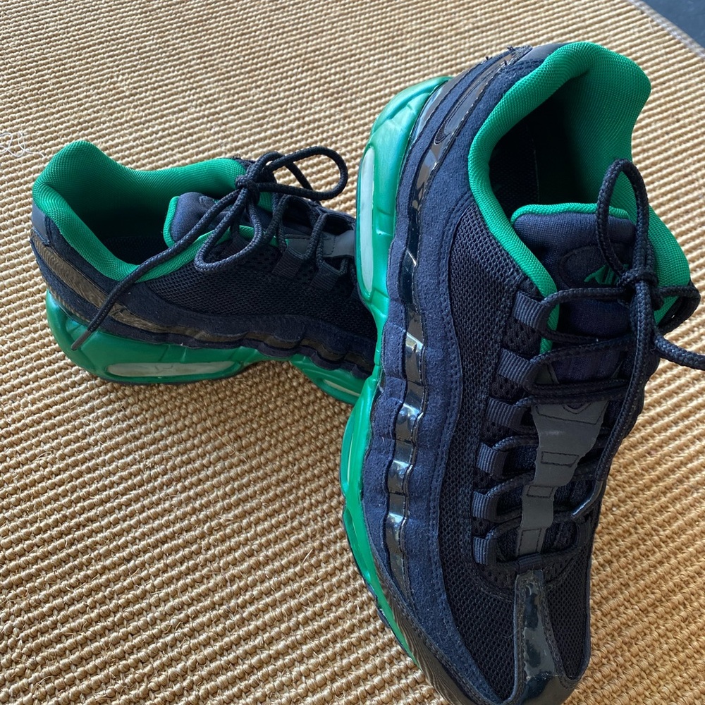 Green Dark Navy Nike AirMax Great Condition